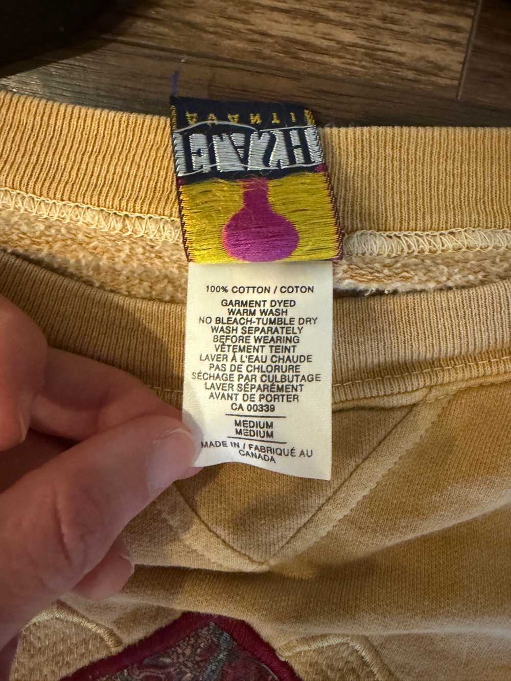 Vintage Muskoka Sand Resort Men's Crewneck Sweatshirt - Picture 5 of 12